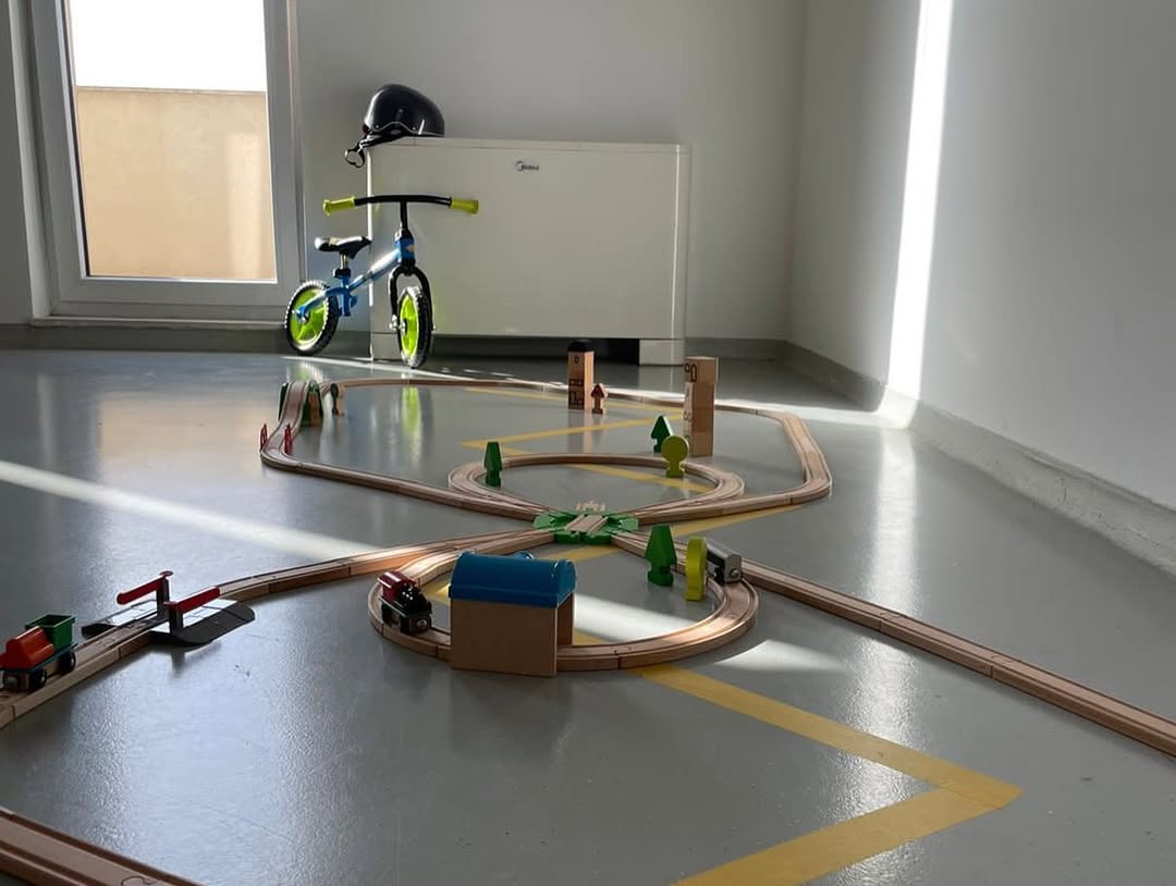 Të dashur familjarë dhe miq,Kemi kënaqësinë të prezantojmë zyrtarisht për herë të parë... Shtëpi (3)